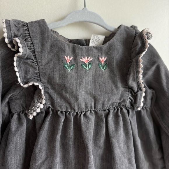 H&M Baby Girls Light Grey Embroidered Flowers Ruffle Long Sleeve Dress 9-12M - Picture 2 of 6